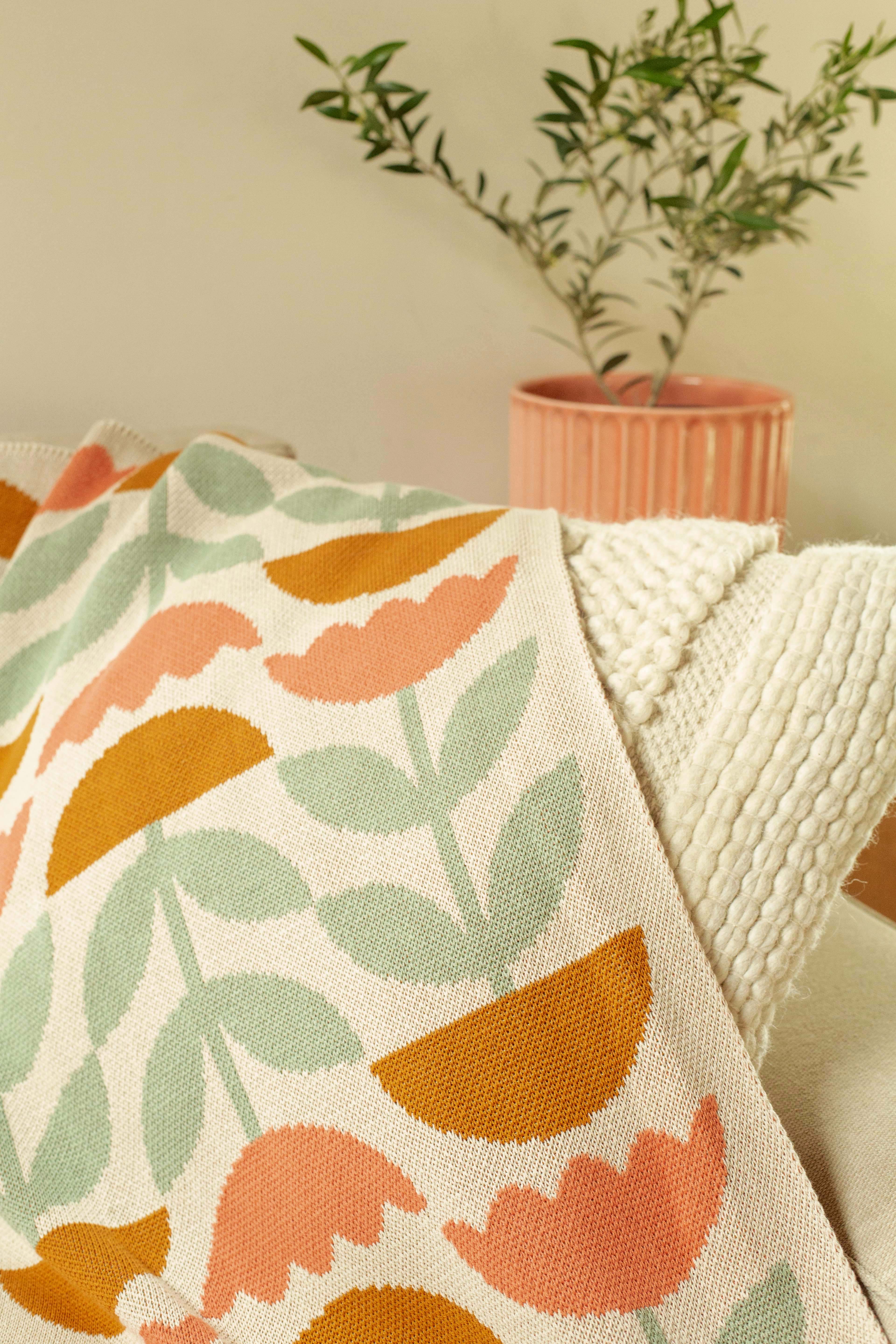 Bloom Throw (Coral)