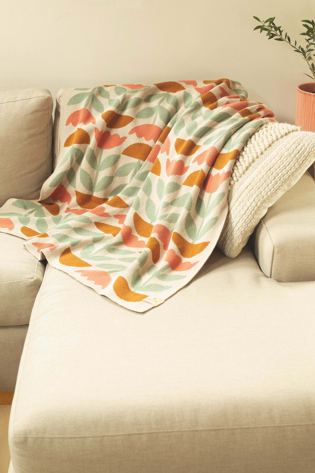 Bloom Throw (Coral)