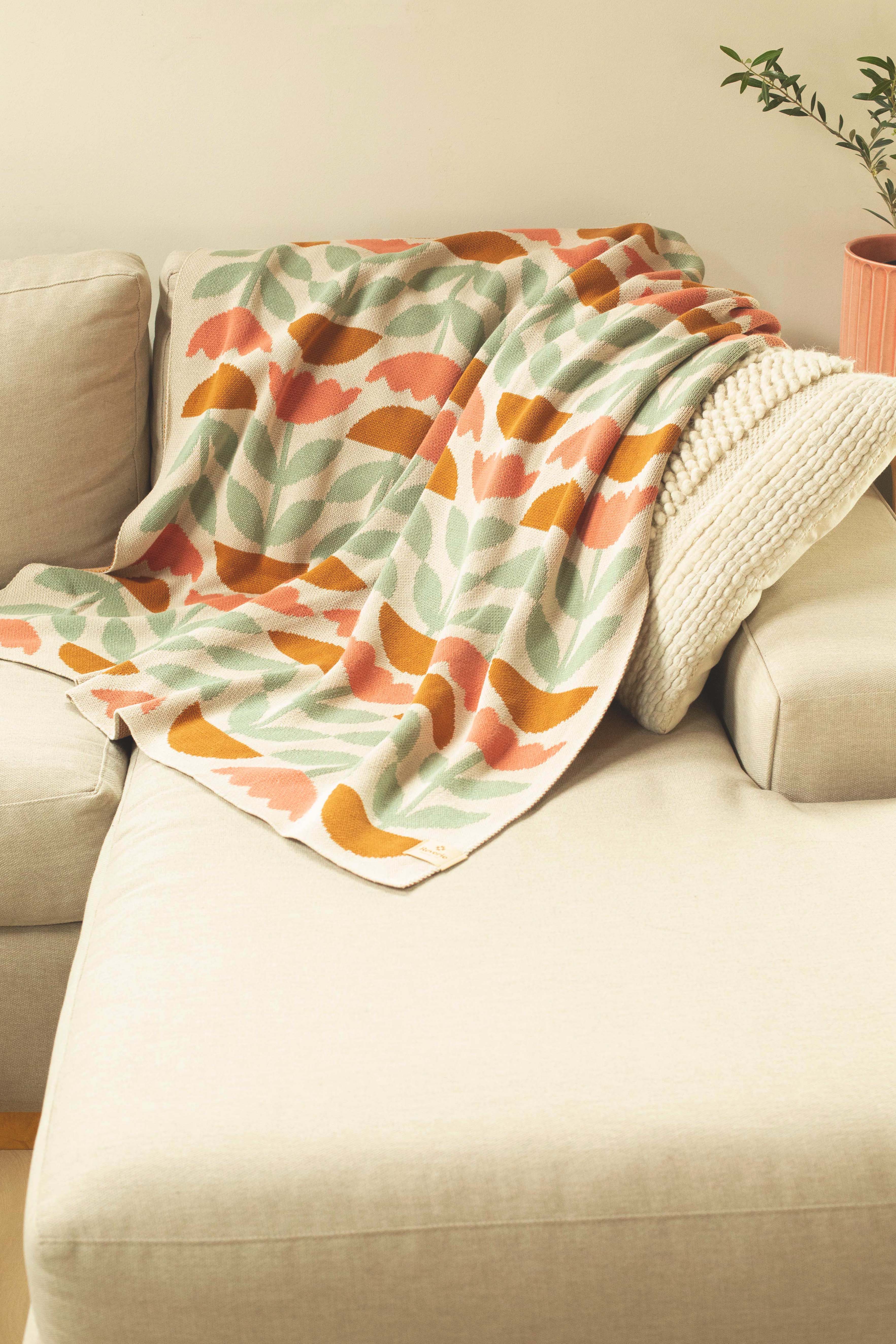 Bloom Throw (Coral)