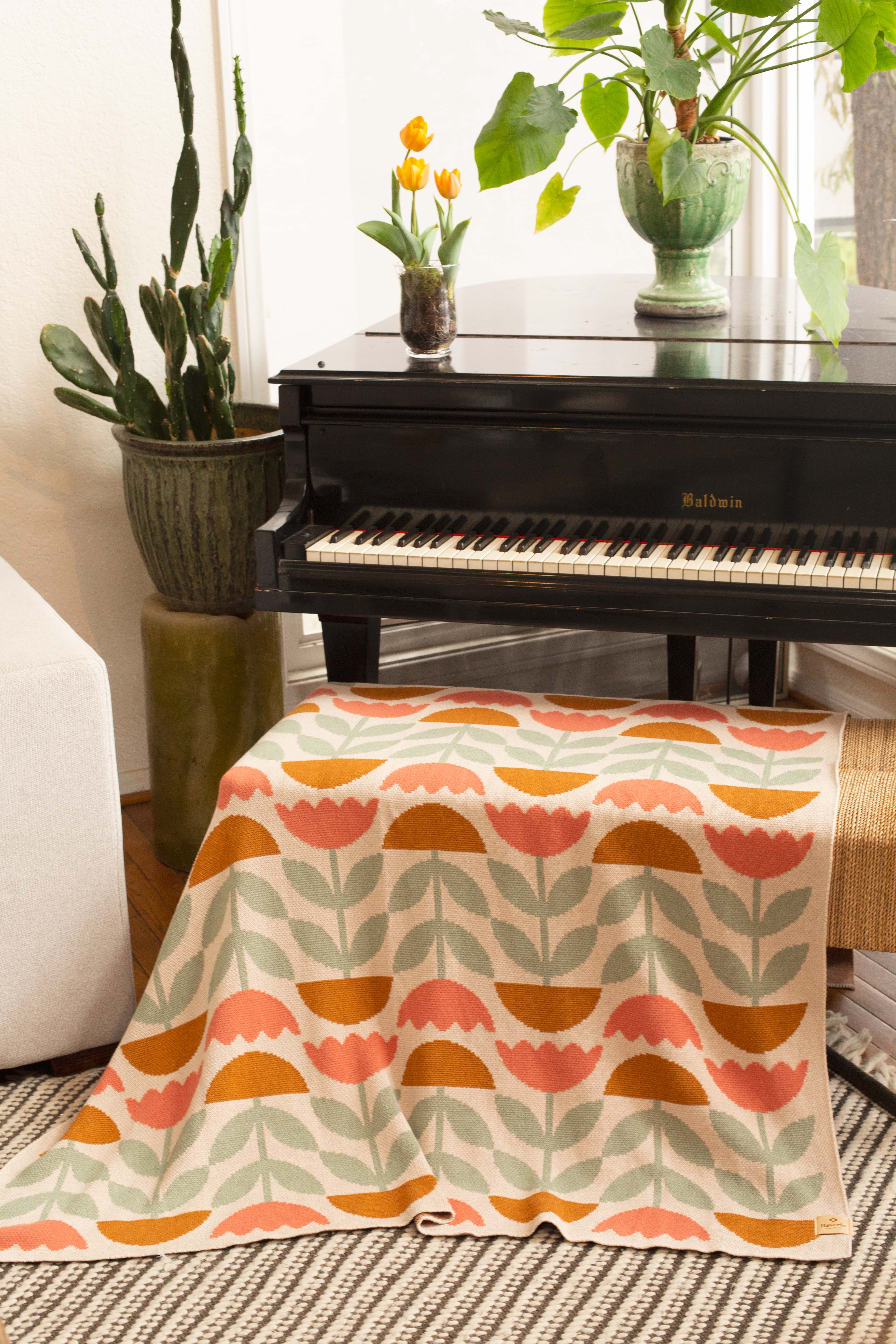 Bloom Throw (Coral)