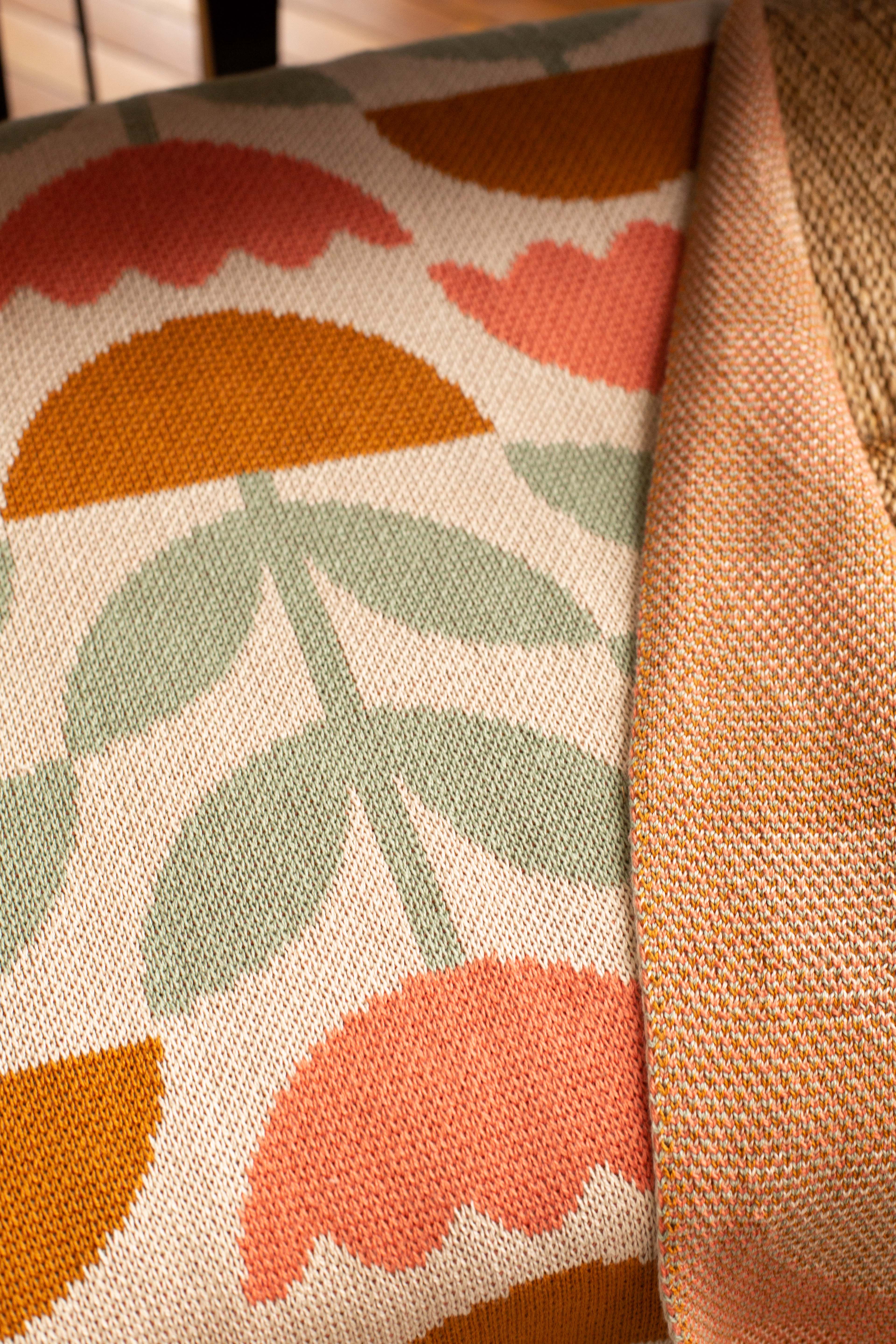 Bloom Throw (Coral)