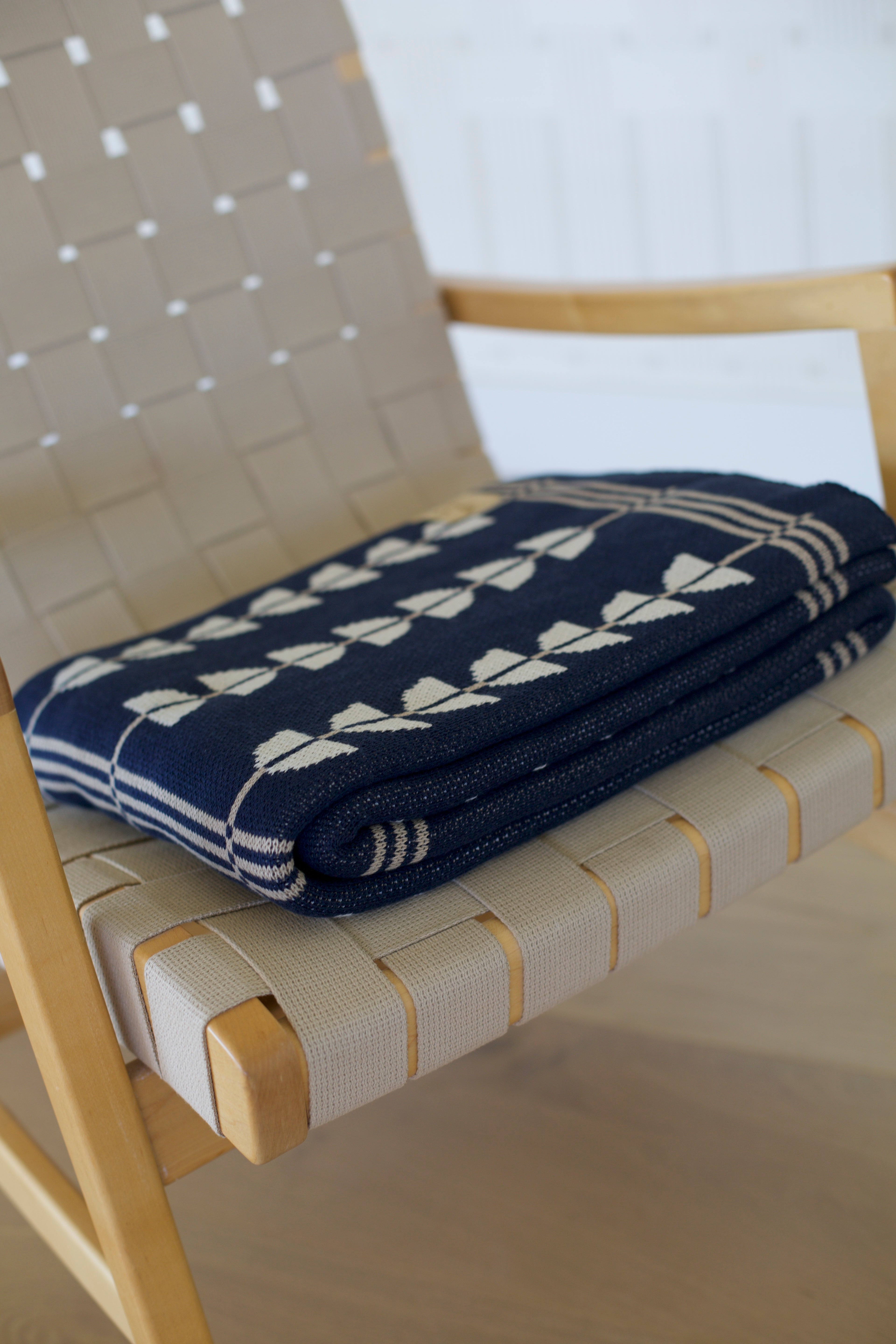 Arcline Throw