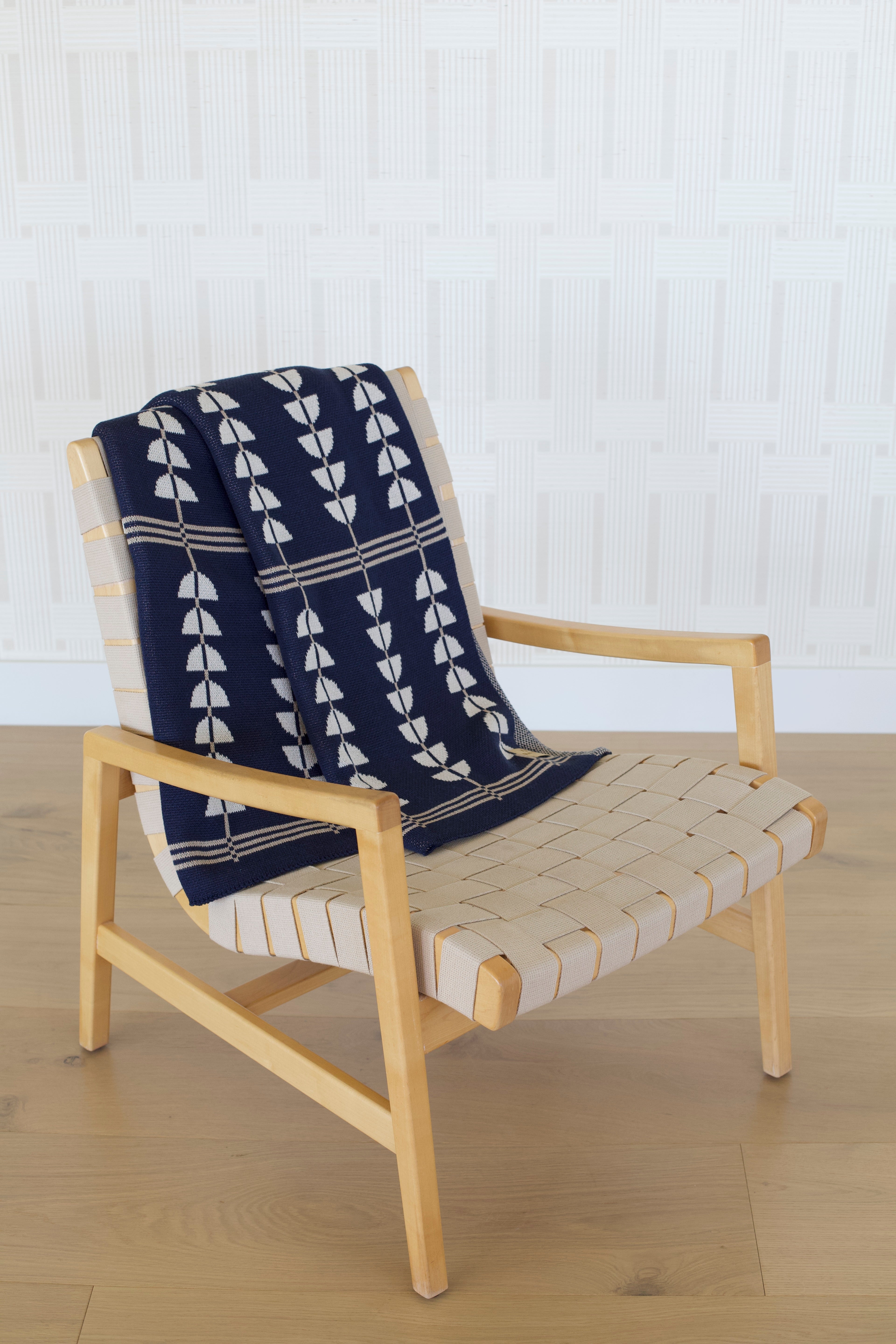 Arcline Throw