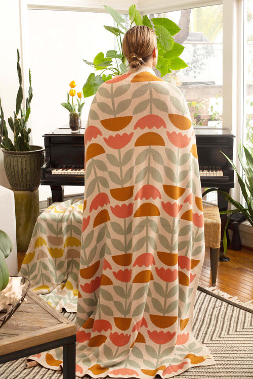 Bloom Throw (Coral)