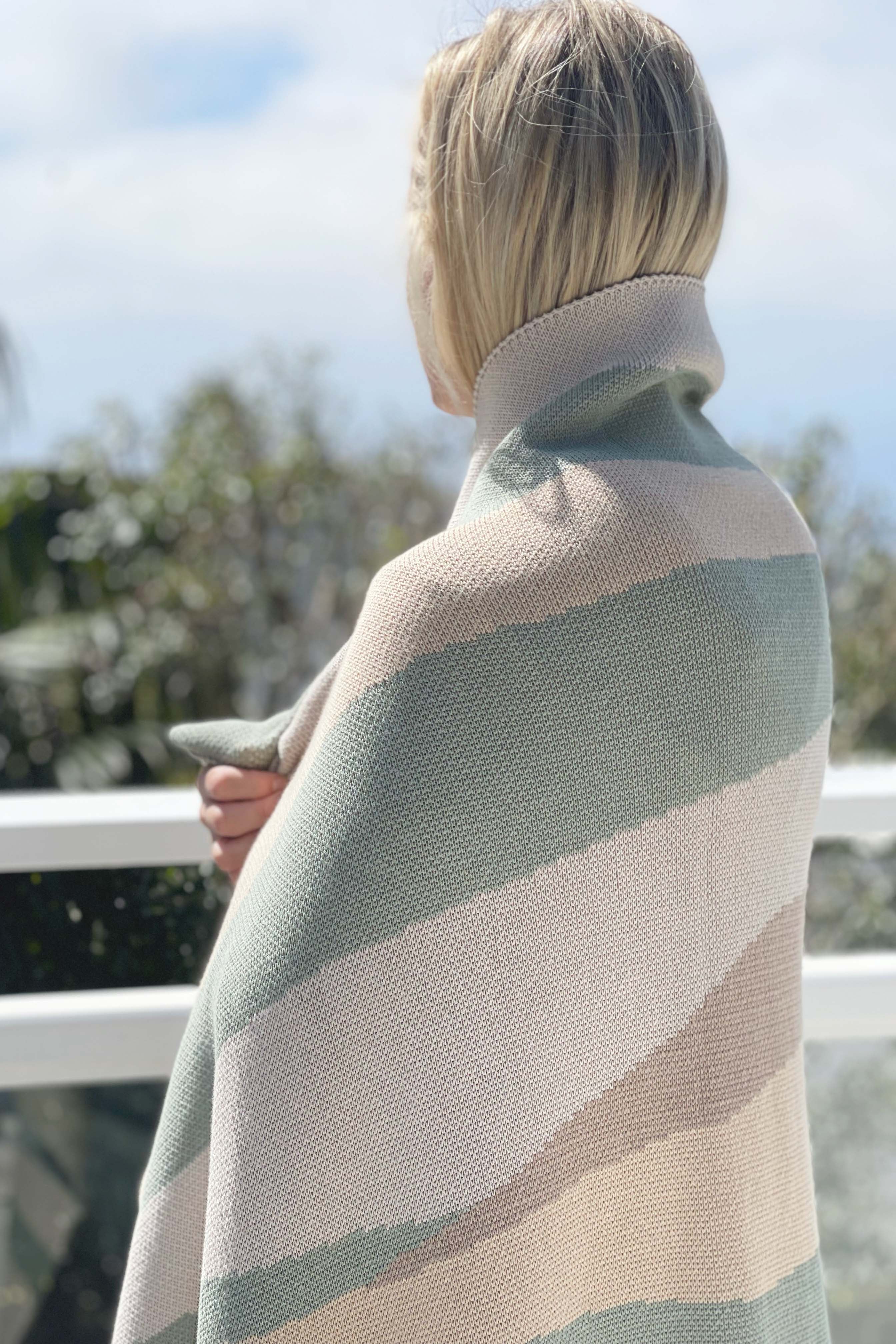 Laguna Throw