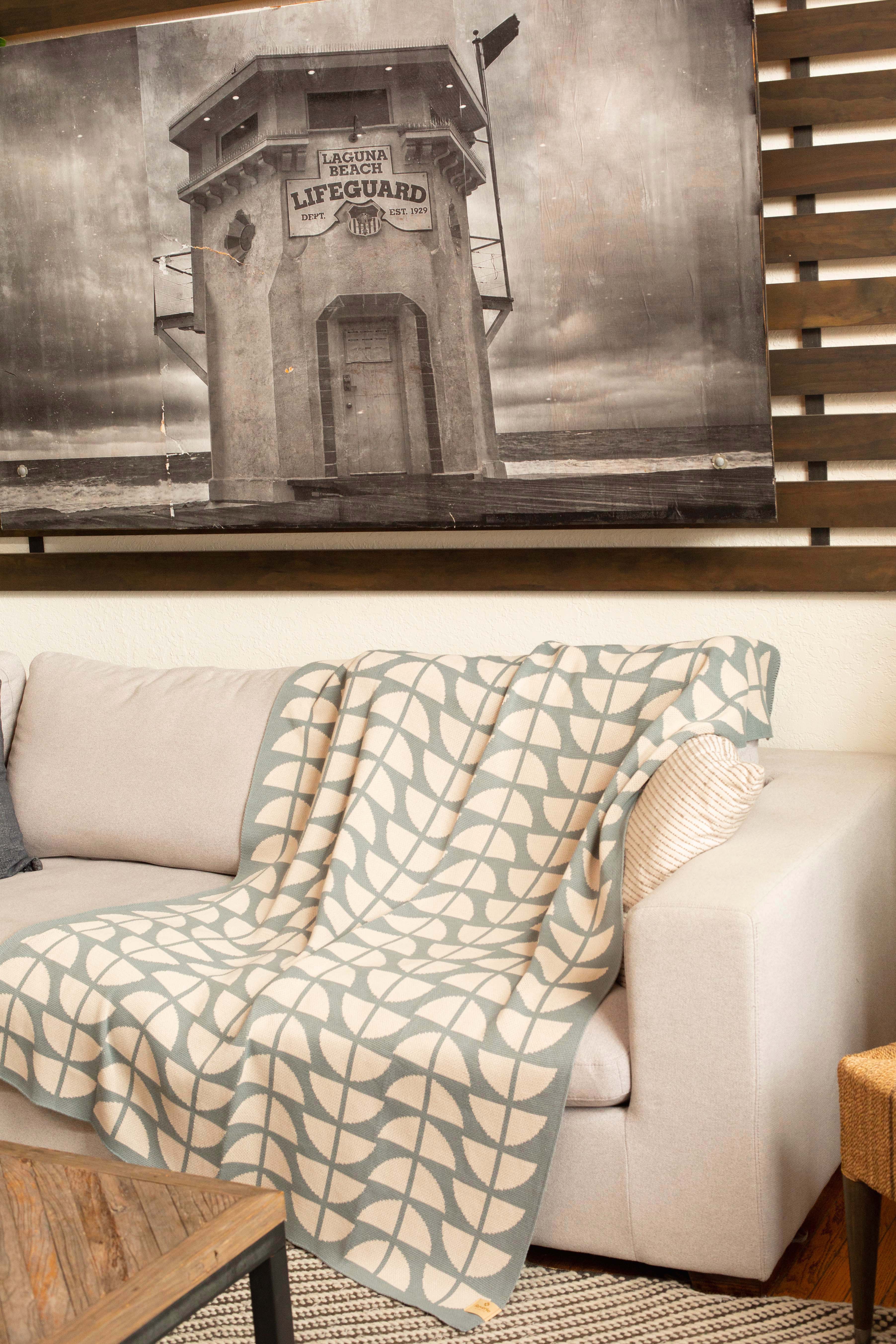 Seashell Throw (Dusty Blue)