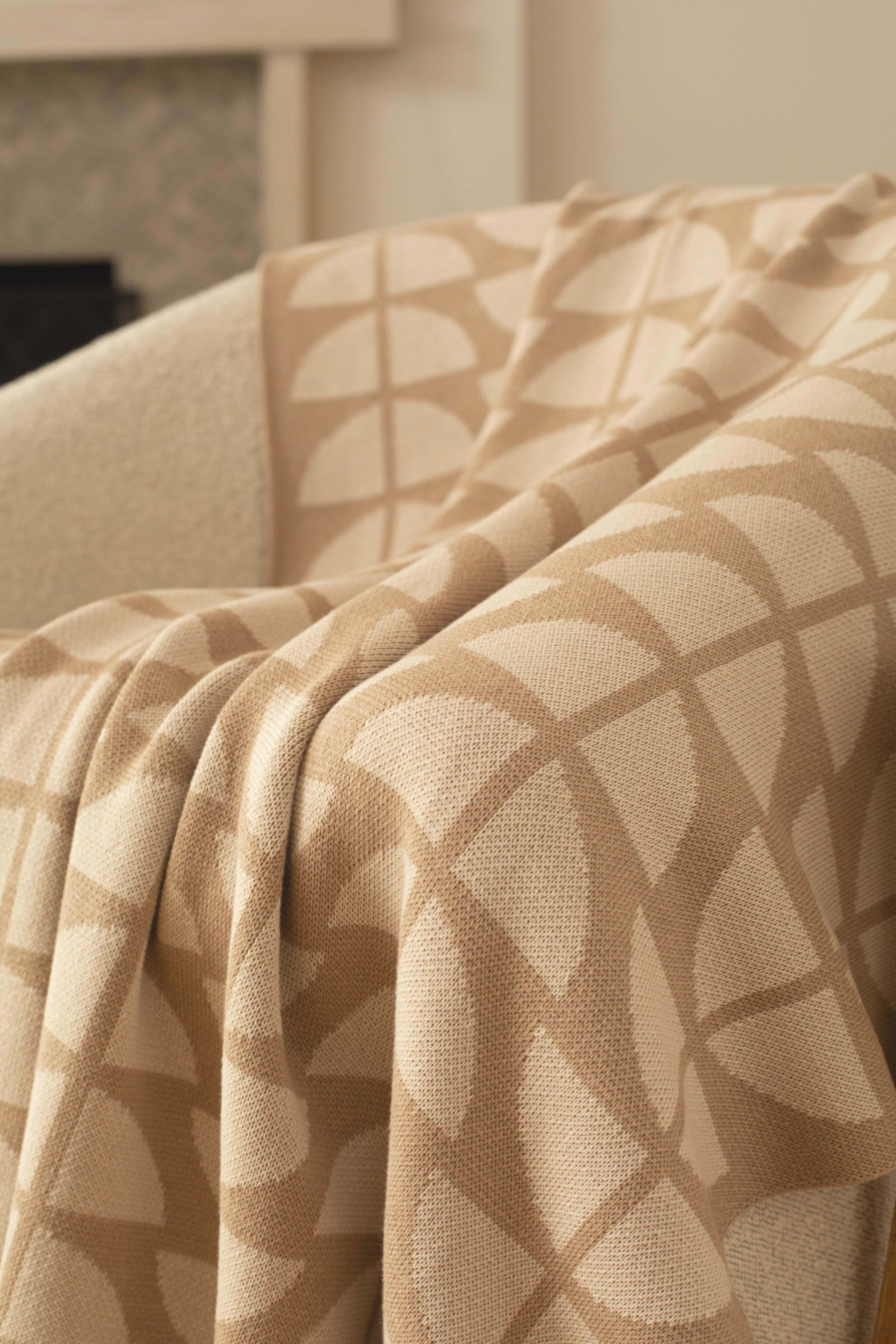 Seashell Throw