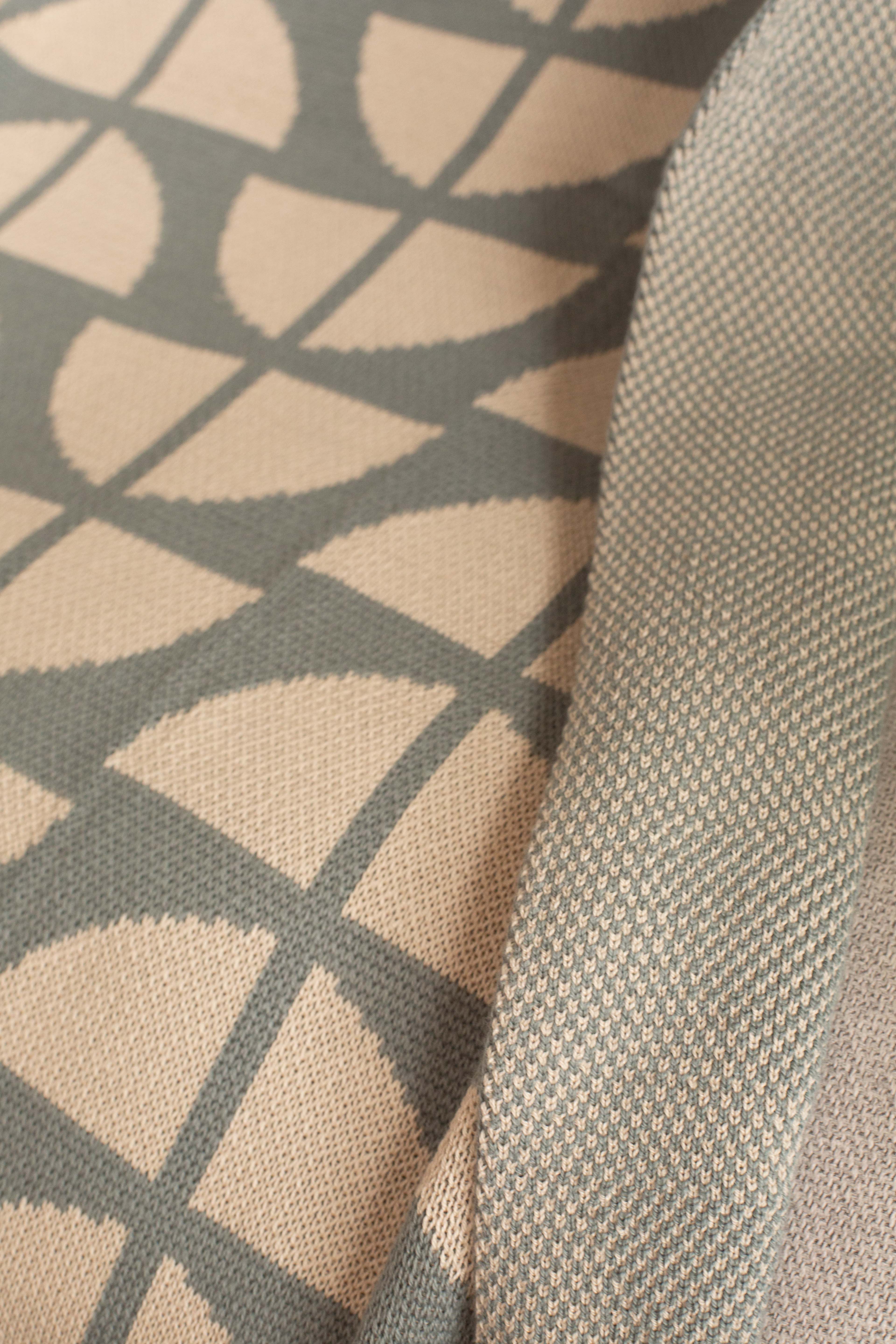 Seashell Throw (Dusty Blue)