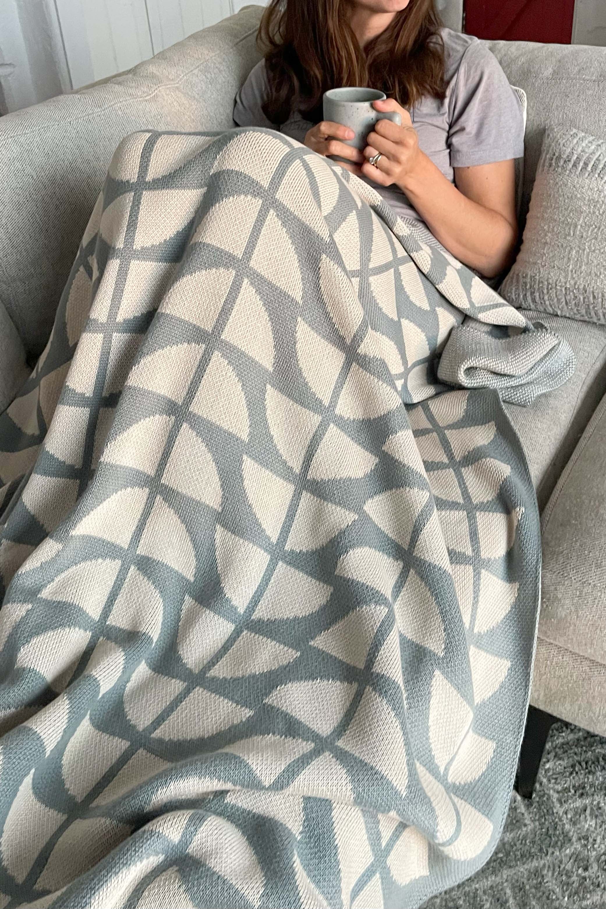Seashell Throw (Dusty Blue)