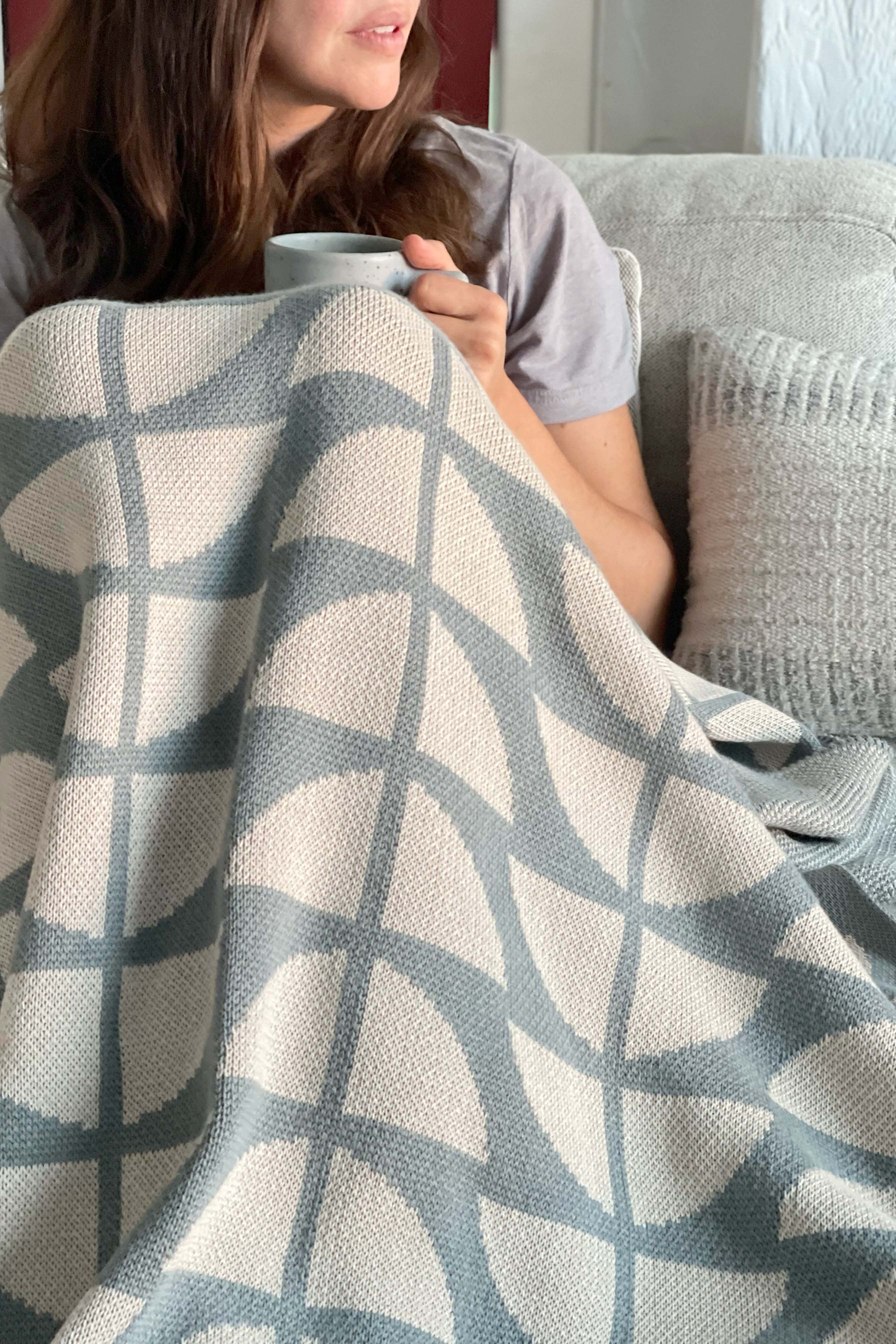 Seashell Throw (Dusty Blue)