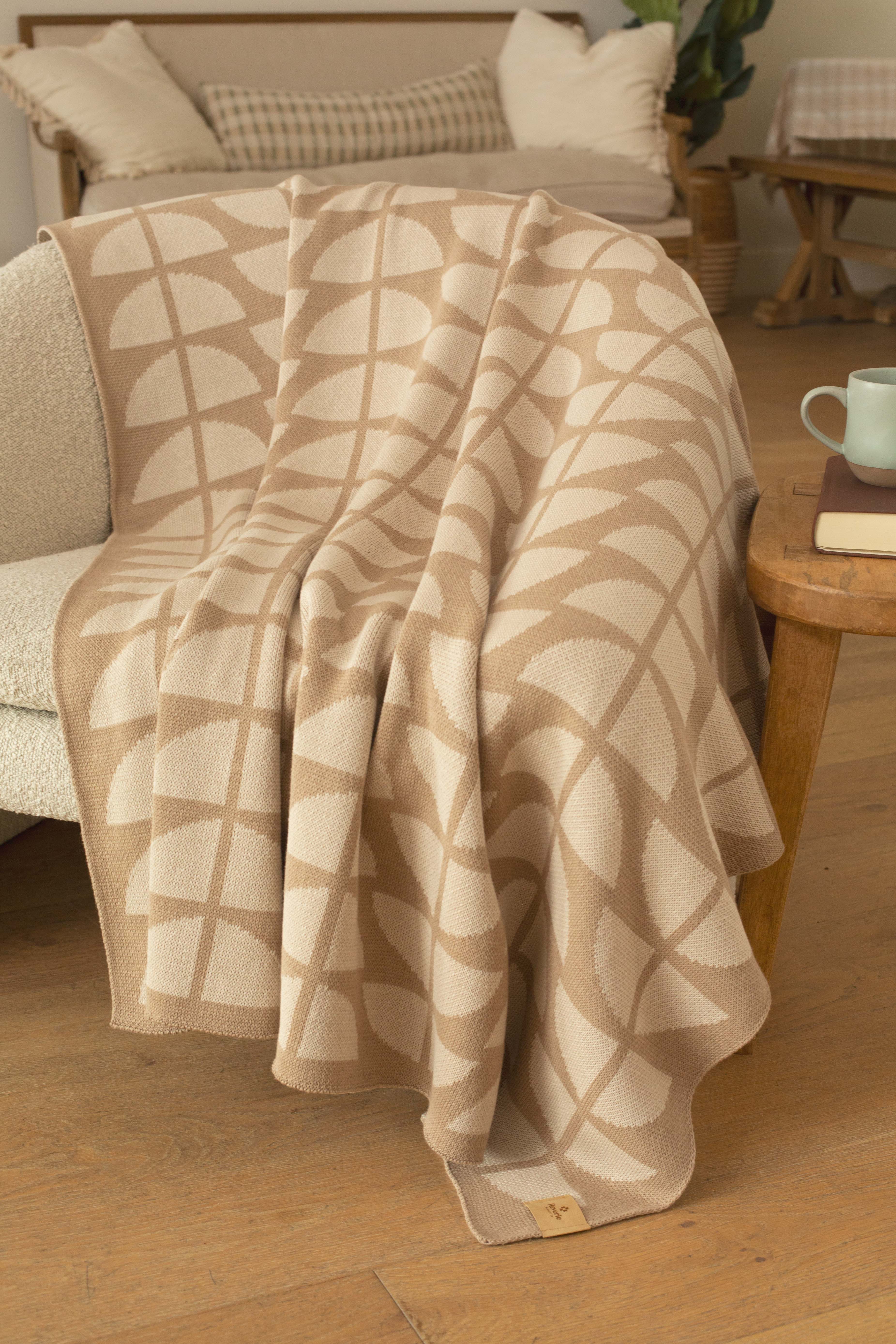 Seashell Throw