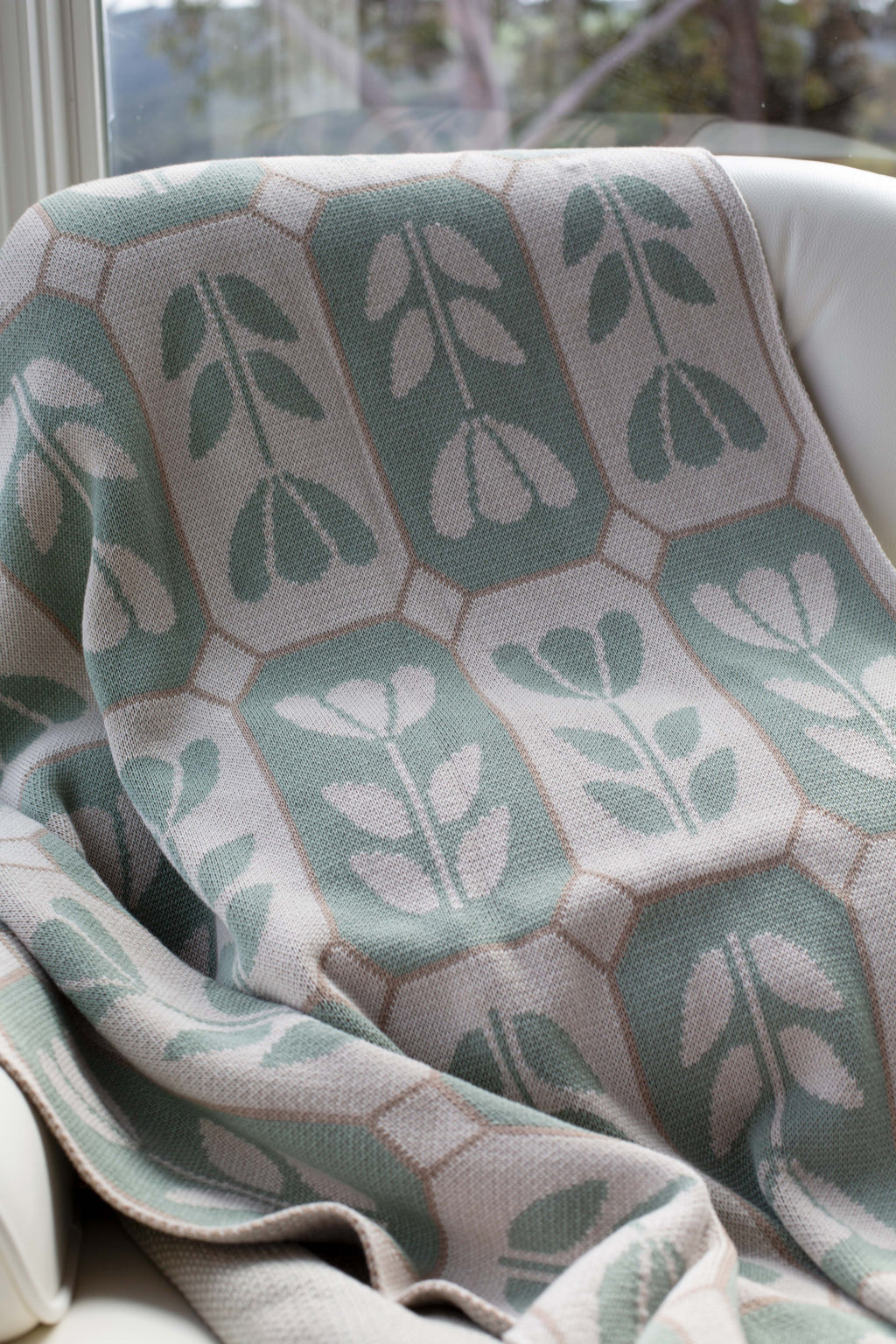 Tulip Mosaic Throw (Sea Green)