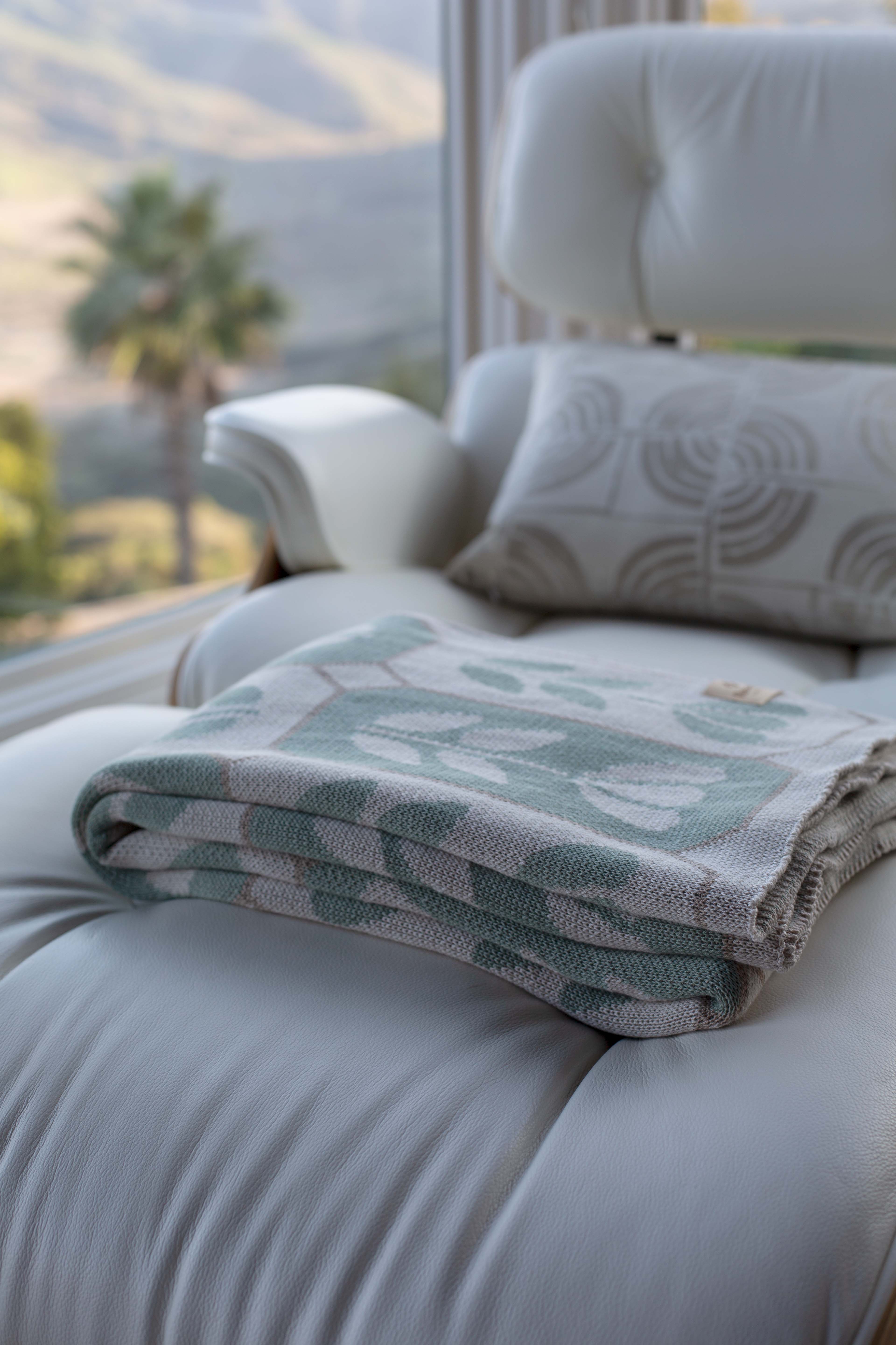 Tulip Mosaic Throw (Sea Green)