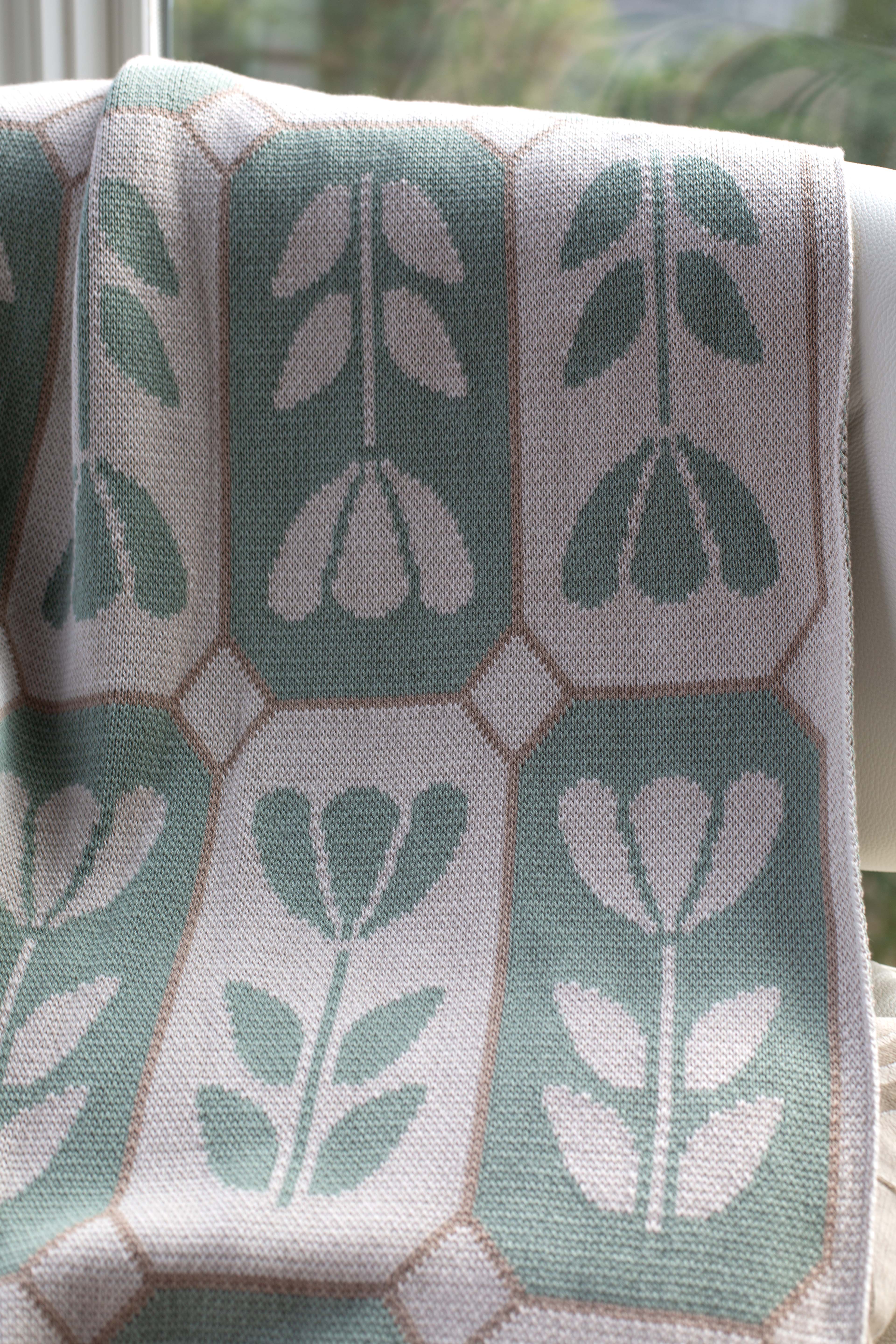 Tulip Mosaic Throw (Sea Green)